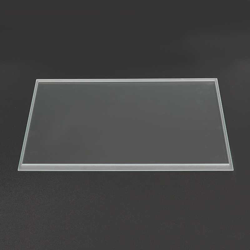 May hugis na walang kulay na optical glass